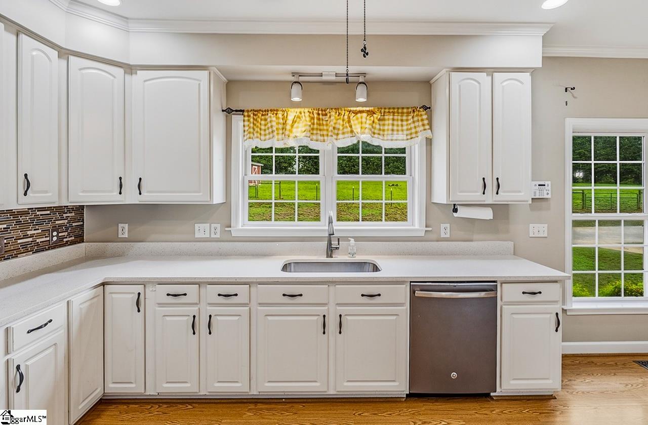 445 Albatross Road Easley, SC 29640 - Photo 5 of 34