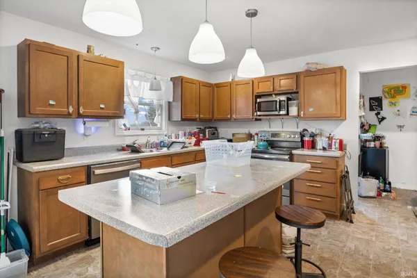 $390,000 | 4920 South County Road West, Frankfort, IN 46041