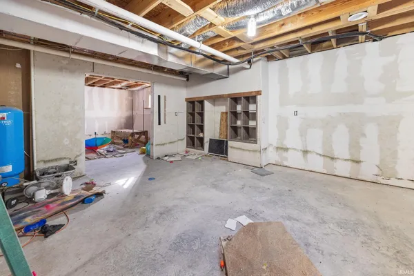 $390,000 | 4920 South County Road West, Frankfort, IN 46041