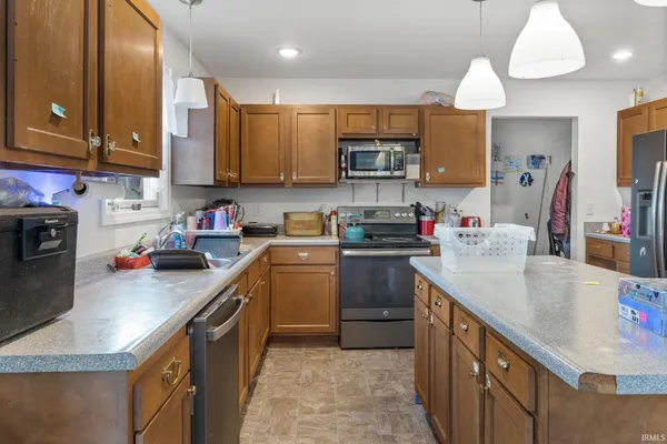 $390,000 | 4920 South County Road West, Frankfort, IN 46041