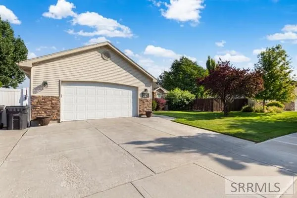 $415,000 | 3010 Simon Street, Idaho Falls, ID 83402