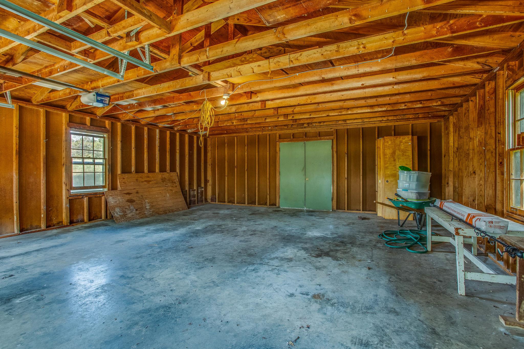 2173 Double Branch Road Columbia, TN 38401 - Photo 17 of 17 a view of an empty room