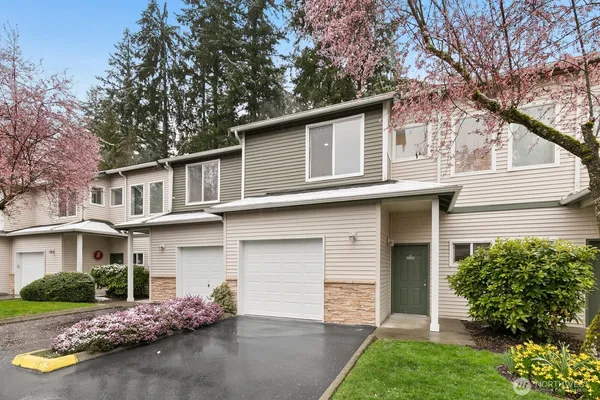$419,950 | 12530 Admiralty Way, Unit B104, Everett, WA 98204