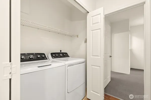 $419,950 | 12530 Admiralty Way, Unit B104, Everett, WA 98204