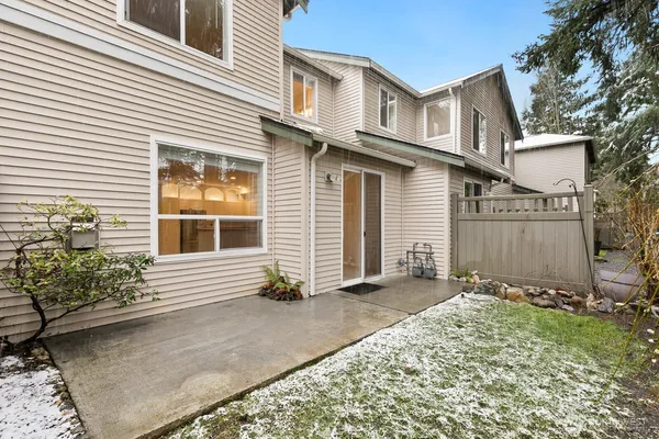 $419,950 | 12530 Admiralty Way, Unit B104, Everett, WA 98204