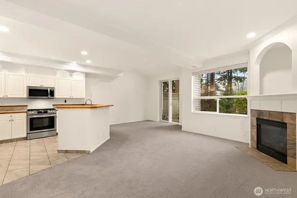 $419,950 | 12530 Admiralty Way, Unit B104, Everett, WA 98204