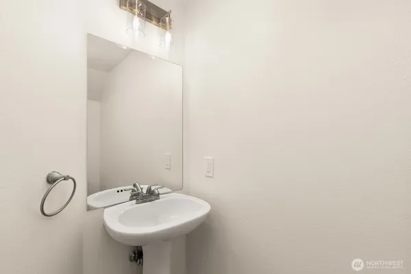 $419,950 | 12530 Admiralty Way, Unit B104, Everett, WA 98204