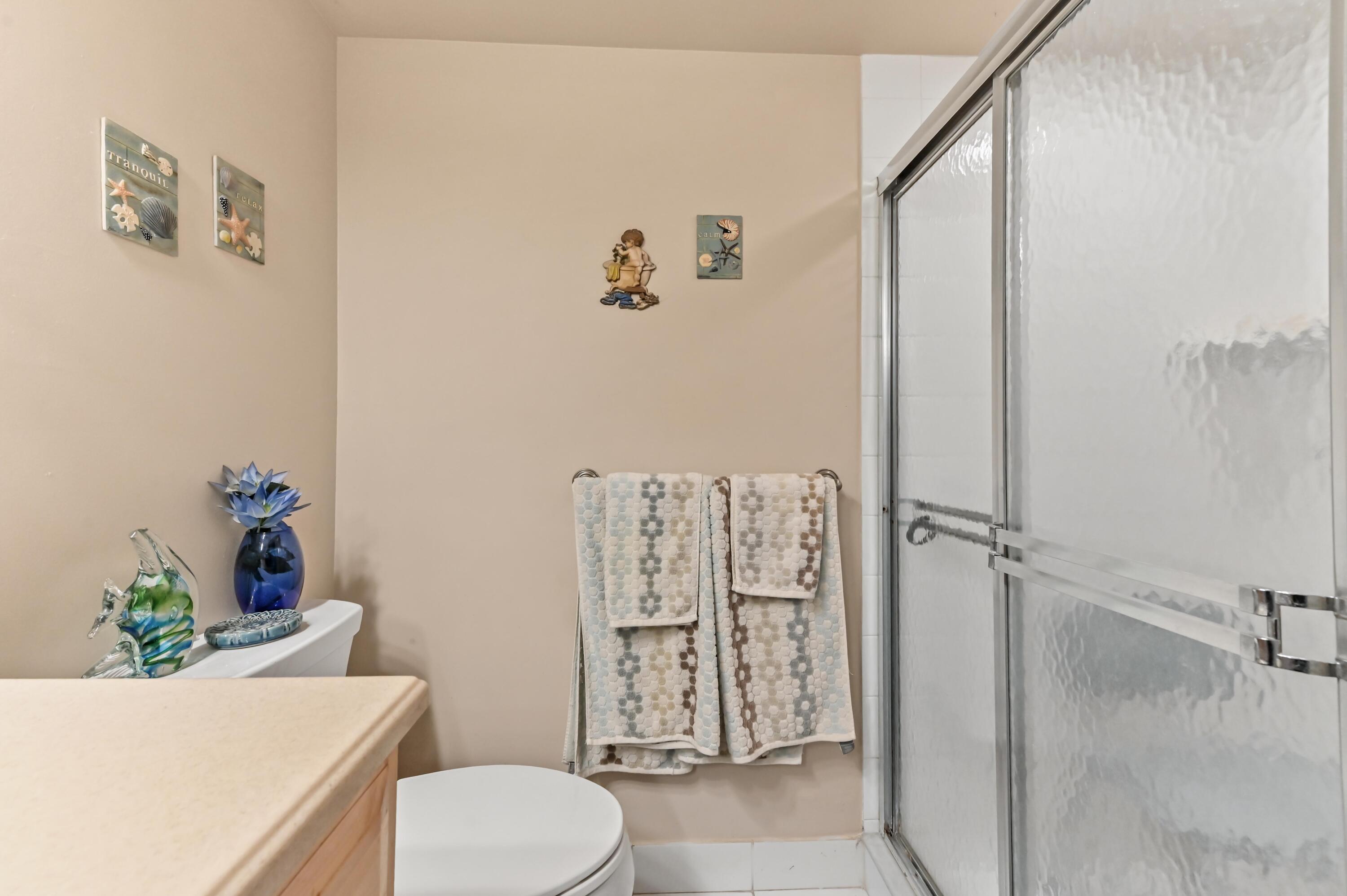 302 Capri G Delray Beach, FL 33484 - Photo 14 of 36 18 Bathroom 03