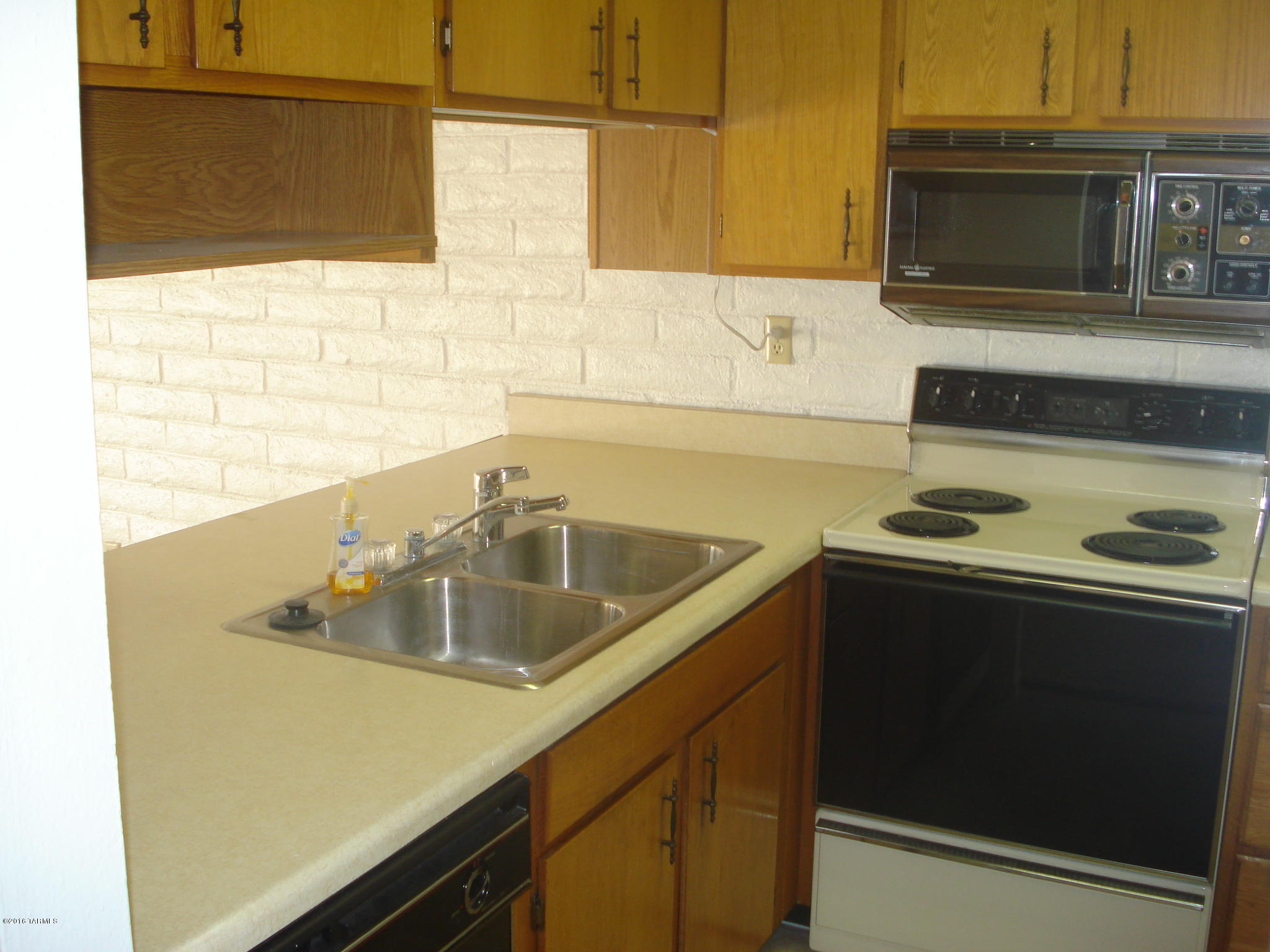 602 South Pantano Road, Unit A Tucson, AZ 85710 - Photo 3 of 10