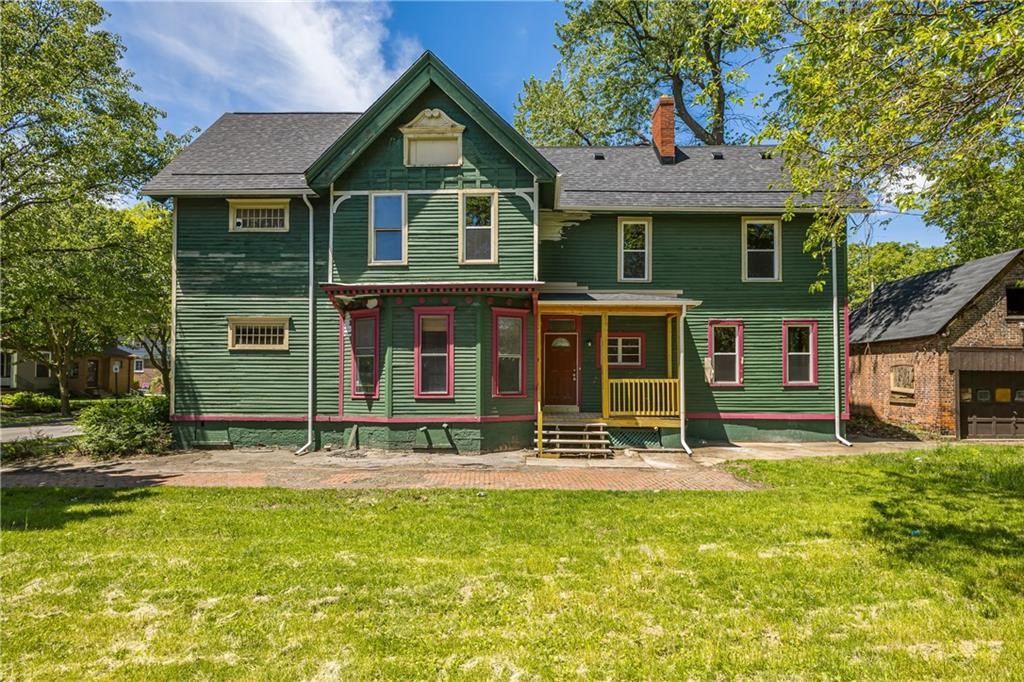 266 Lyndhurst Street Rochester, NY 14605 - Photo 12 of 13 Spacious off street parking