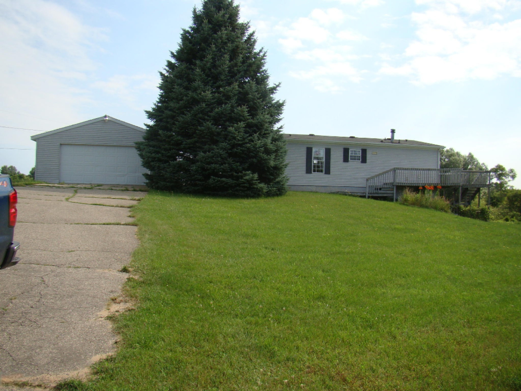 7430 Lessiter Road Northeast Belding, MI 48809 - Photo 6 of 26 DSC06017
