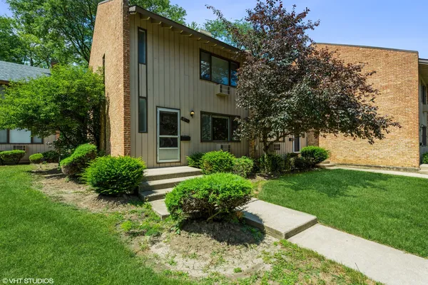 $2,200 | 788 Concord Lane, Unit 788, Barrington, IL 60010