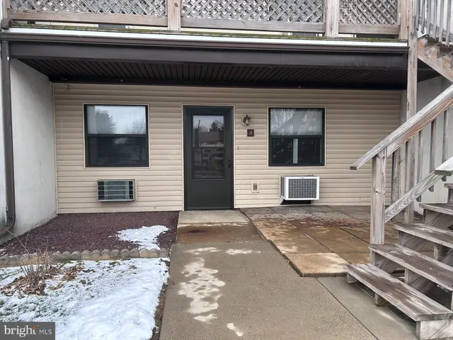 $1,600 | 1334 M West Wyomissing Boulevard, West Lawn, PA 19609