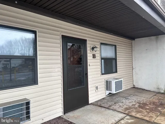 $1,600 | 1334 M West Wyomissing Boulevard, West Lawn, PA 19609