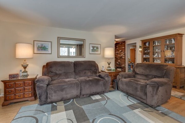 15 Track Road Reading, MA 01867 - Photo 11 of 30 Gallery Image 11