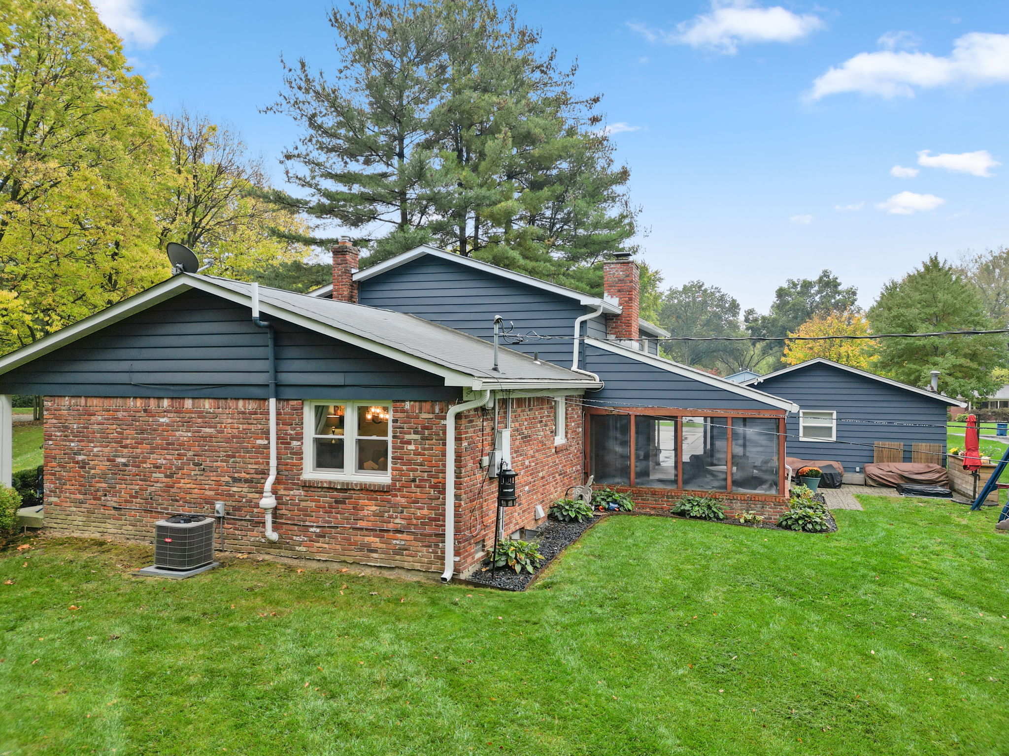 7760 Dean Road Indianapolis, IN 46240 - Photo 3 of 46