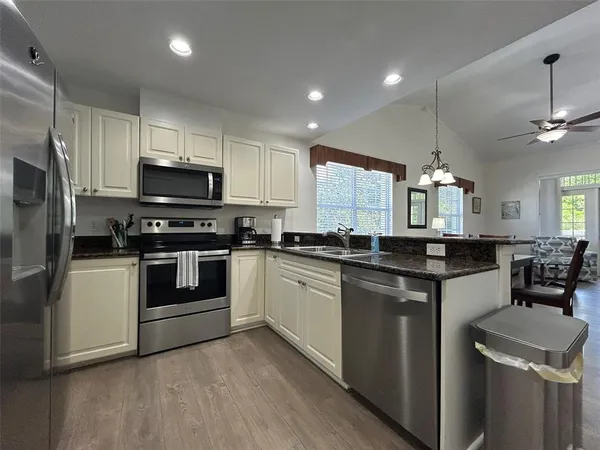 $4,000 | 3604 54th Drive West, Unit 204, Bradenton, FL 34210