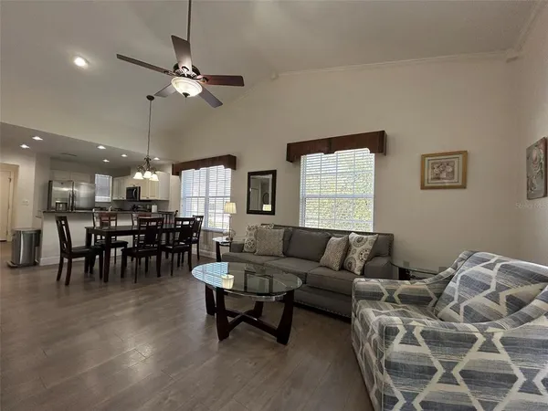 $4,000 | 3604 54th Drive West, Unit 204, Bradenton, FL 34210