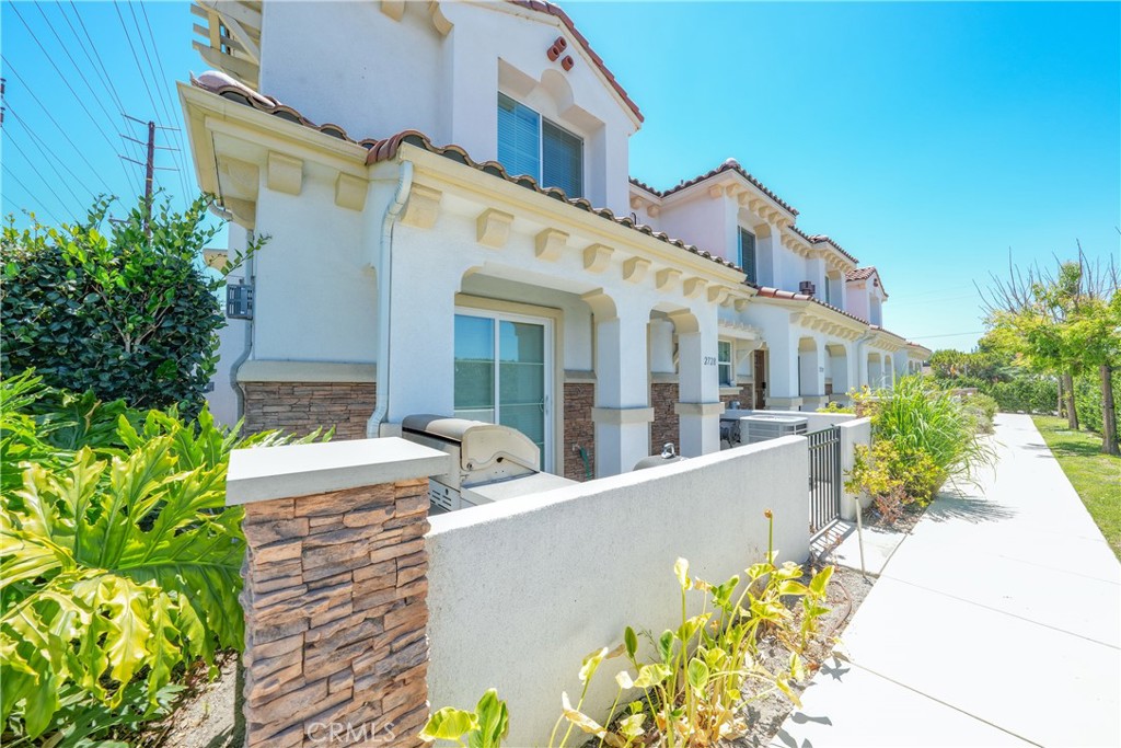 2728 West Ball Road Anaheim, CA 92804 - Photo 4 of 30