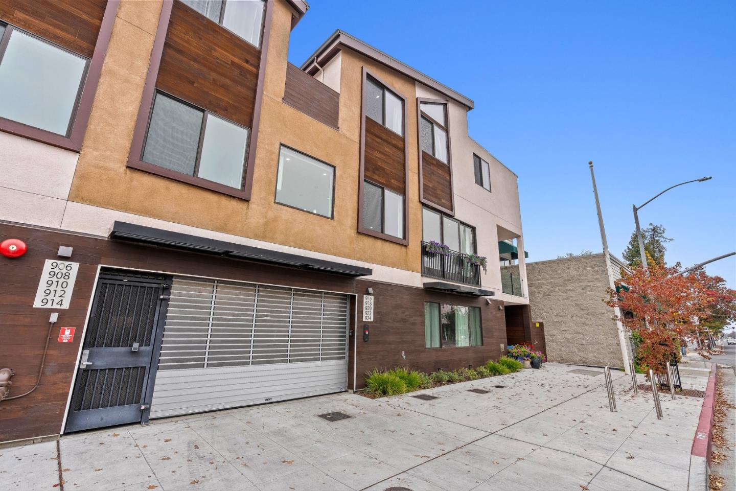 924 Woodside Road Redwood City, CA 94061 - Photo 3 of 42