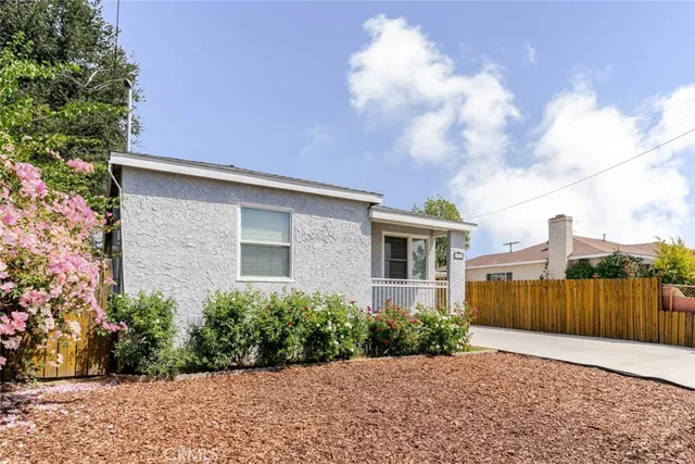 $1,125,000 | 1967-1965 8th Street, San Fernando, CA 91340