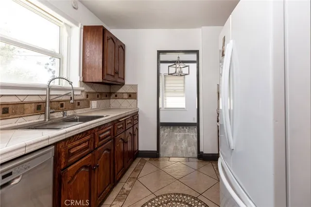 $1,125,000 | 1967-1965 8th Street, San Fernando, CA 91340