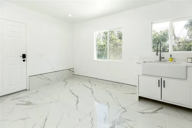 $1,125,000 | 1967-1965 8th Street, San Fernando, CA 91340