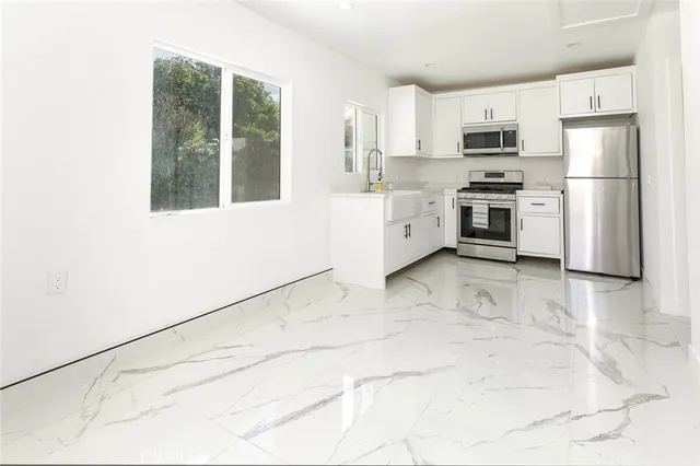 $1,125,000 | 1967-1965 8th Street, San Fernando, CA 91340