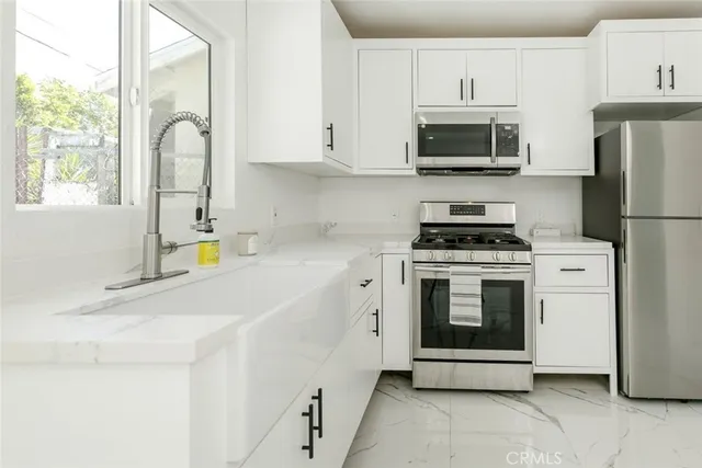 $1,125,000 | 1967-1965 8th Street, San Fernando, CA 91340