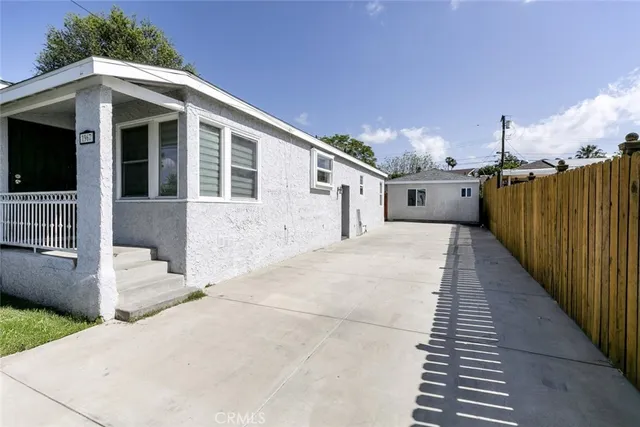 $1,125,000 | 1967-1965 8th Street, San Fernando, CA 91340