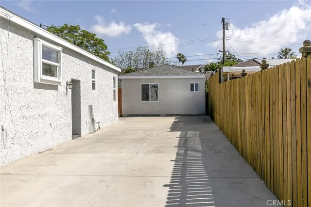 $1,125,000 | 1967-1965 8th Street, San Fernando, CA 91340