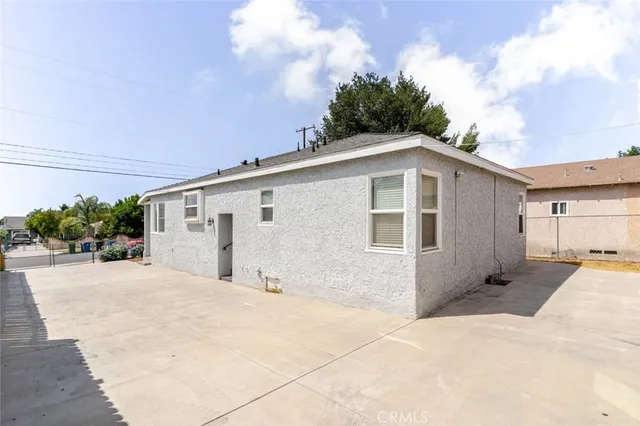 $1,125,000 | 1967-1965 8th Street, San Fernando, CA 91340