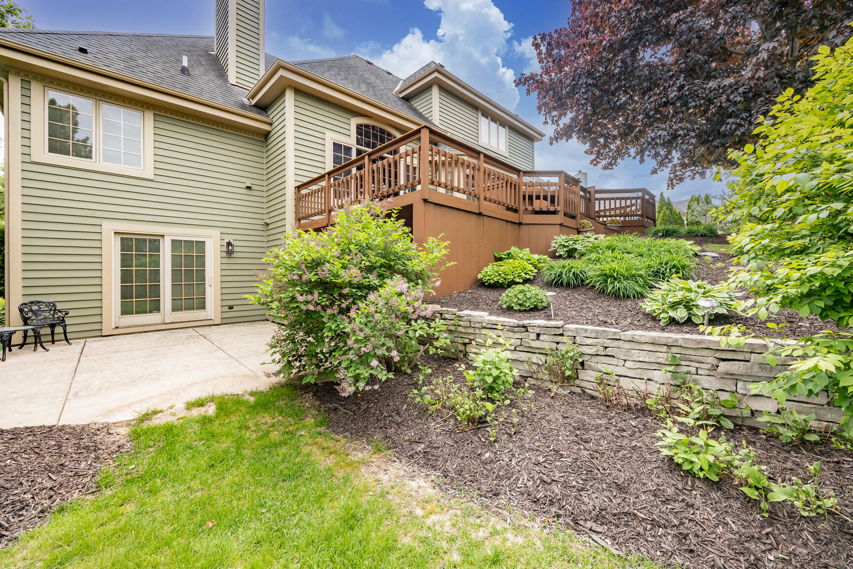 N52-w16816 Oak Ridge Trail Menomonee Falls, WI 53051 - Photo 31 of 37 Walk Out Patio