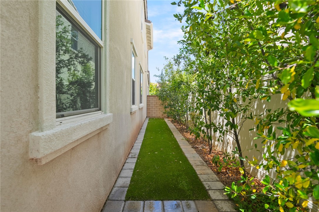 30154 Old Mill Road Menifee, CA 92584 - Photo 54 of 74 Side yard/dog run