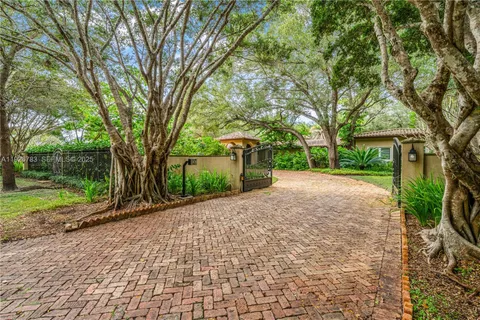 $3,950,000 | 6755 Southwest 99th Terrace, Pinecrest, FL 33156