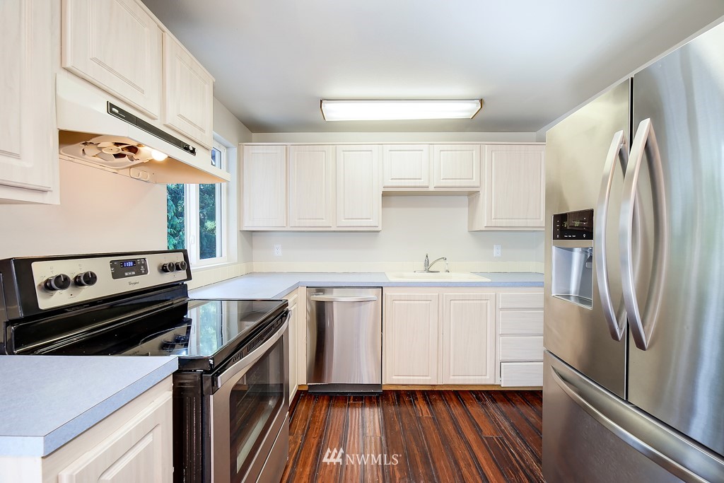 12913 Southeast 188th Street Renton, WA 98058 - Photo 7 of 20 Gallery Image 7