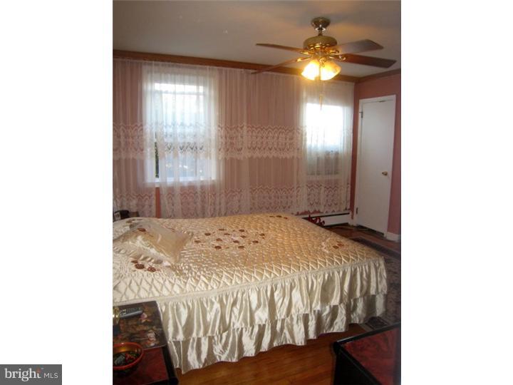 1728 Danforth Street Philadelphia, PA 19152 - Photo 11 of 23 Bedroom - Main
