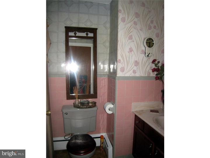 1728 Danforth Street Philadelphia, PA 19152 - Photo 9 of 23 Bathroom