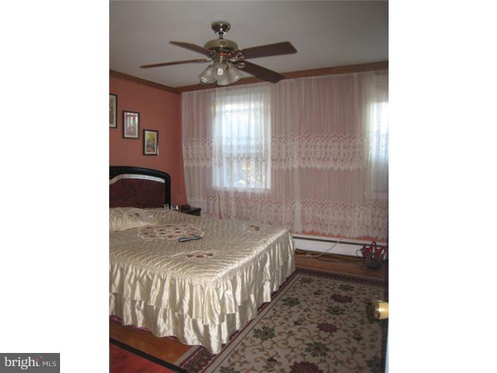 1728 Danforth Street Philadelphia, PA 19152 - Photo 10 of 23 Bedroom - Main