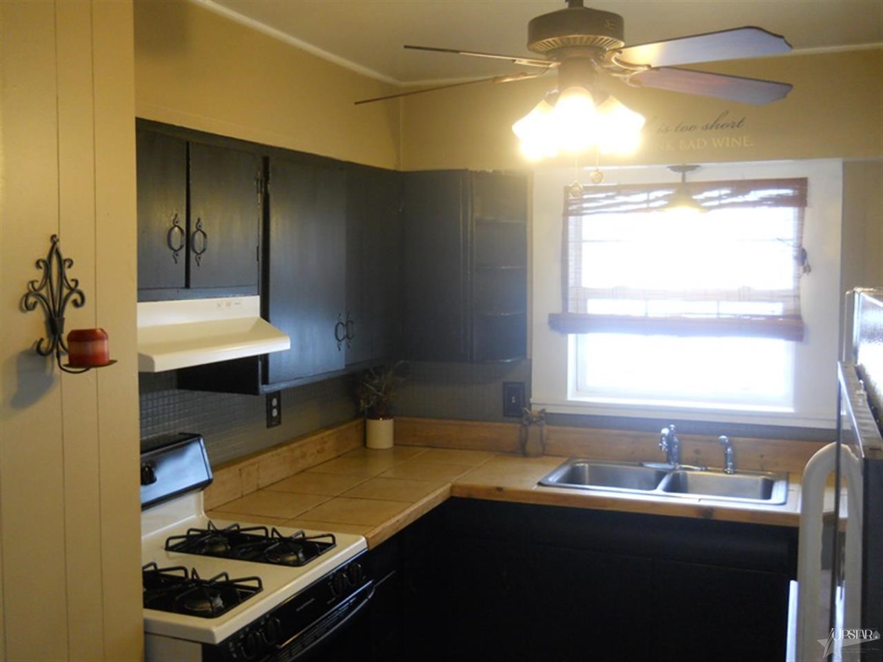 330 Line Street Decatur, IN 46733 - Photo 6 of 22
