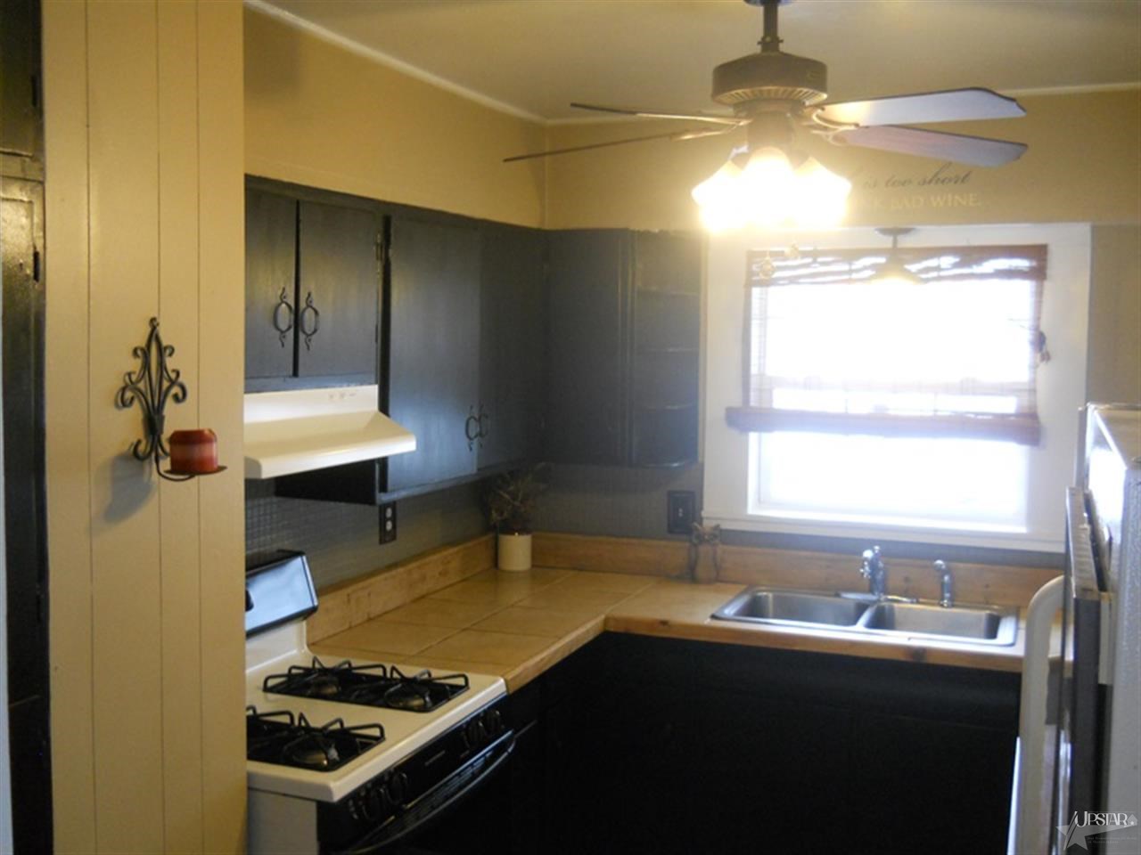 330 Line Street Decatur, IN 46733 - Photo 7 of 22