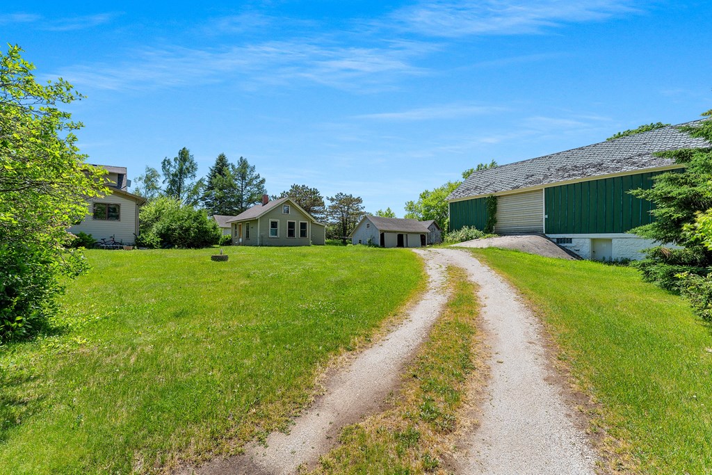 1317 Shiloh Road Sturgeon Bay, WI 54235 - Photo 10 of 27