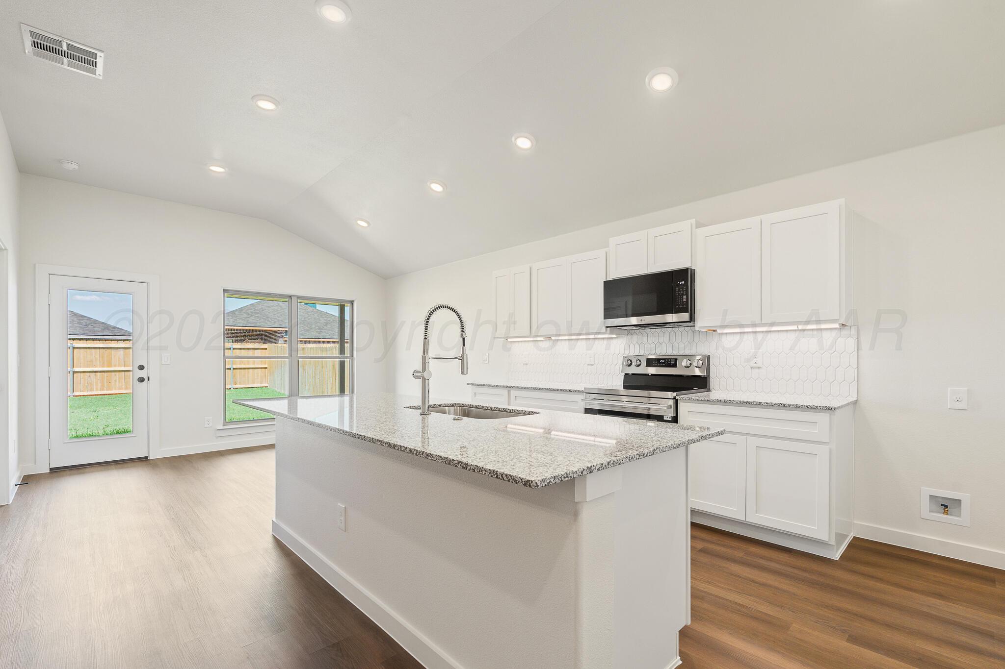 9106 Bunkhouse Road Amarillo, TX 79124 - Photo 18 of 31 Kitchen