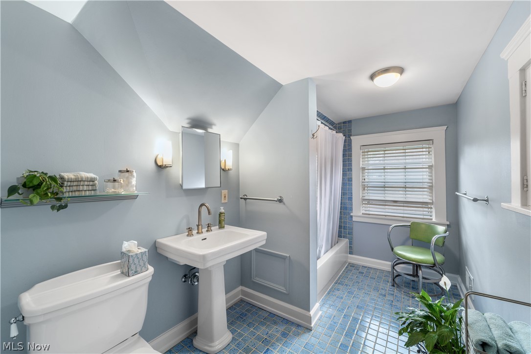 3060 Chadbourne Road Cleveland, OH 44120 - Photo 30 of 34
