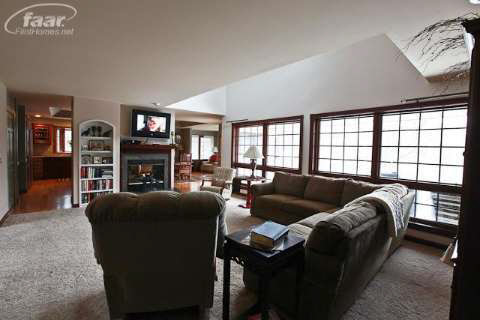 12255 Lillie Road Byron, MI 48418 - Photo 5 of 33 20343439-4.JPG