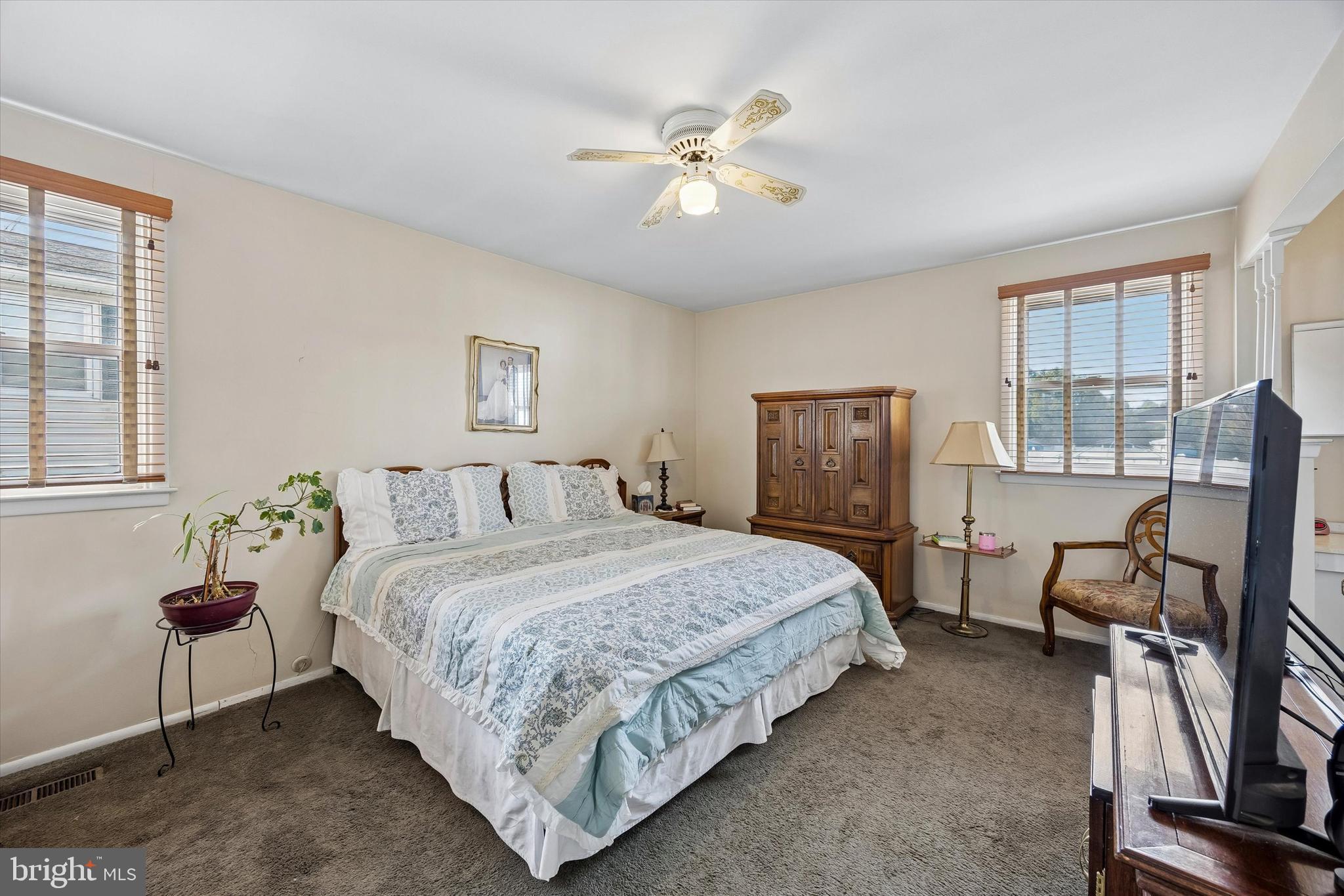 400 Woodhaven Road Philadelphia, PA 19116 - Photo 16 of 25 a bedroom with a bed and window