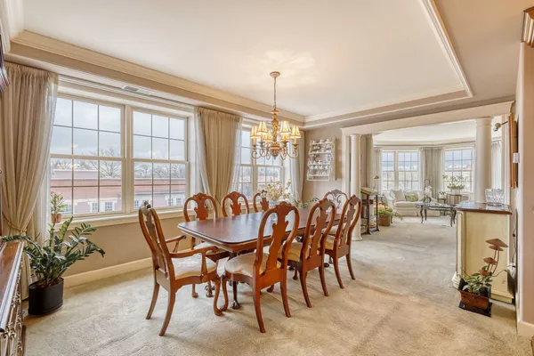 $839,000 | 10 East Burlington Street, Unit 3B, Riverside, IL 60546