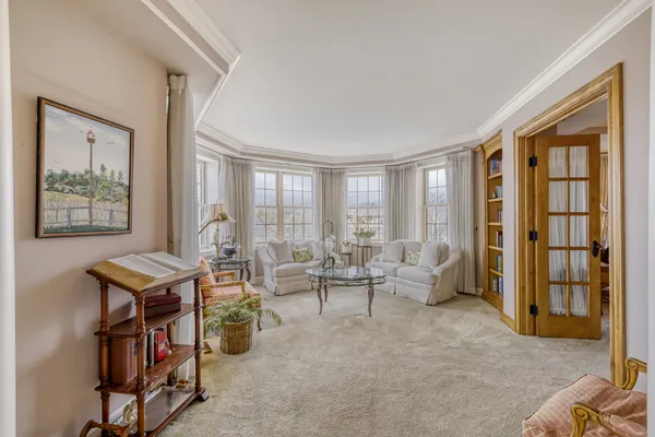 $839,000 | 10 East Burlington Street, Unit 3B, Riverside, IL 60546