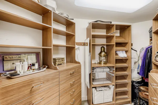 $839,000 | 10 East Burlington Street, Unit 3B, Riverside, IL 60546