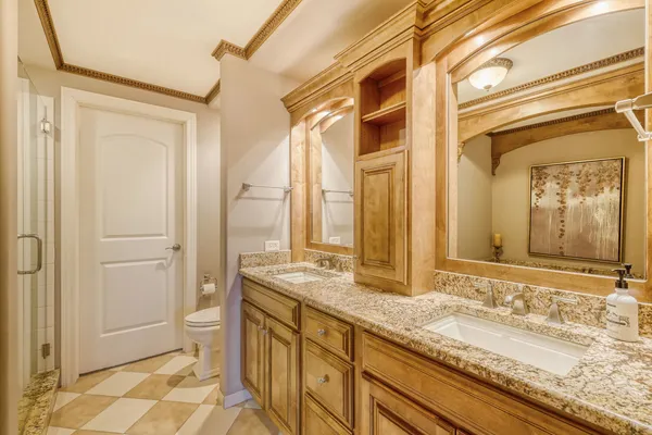 $839,000 | 10 East Burlington Street, Unit 3B, Riverside, IL 60546